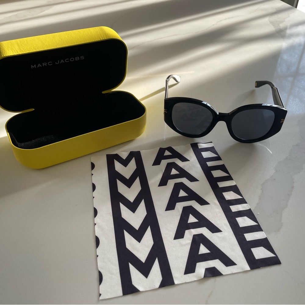 Marc Jacobs Black Sunglasses with Yellow Case